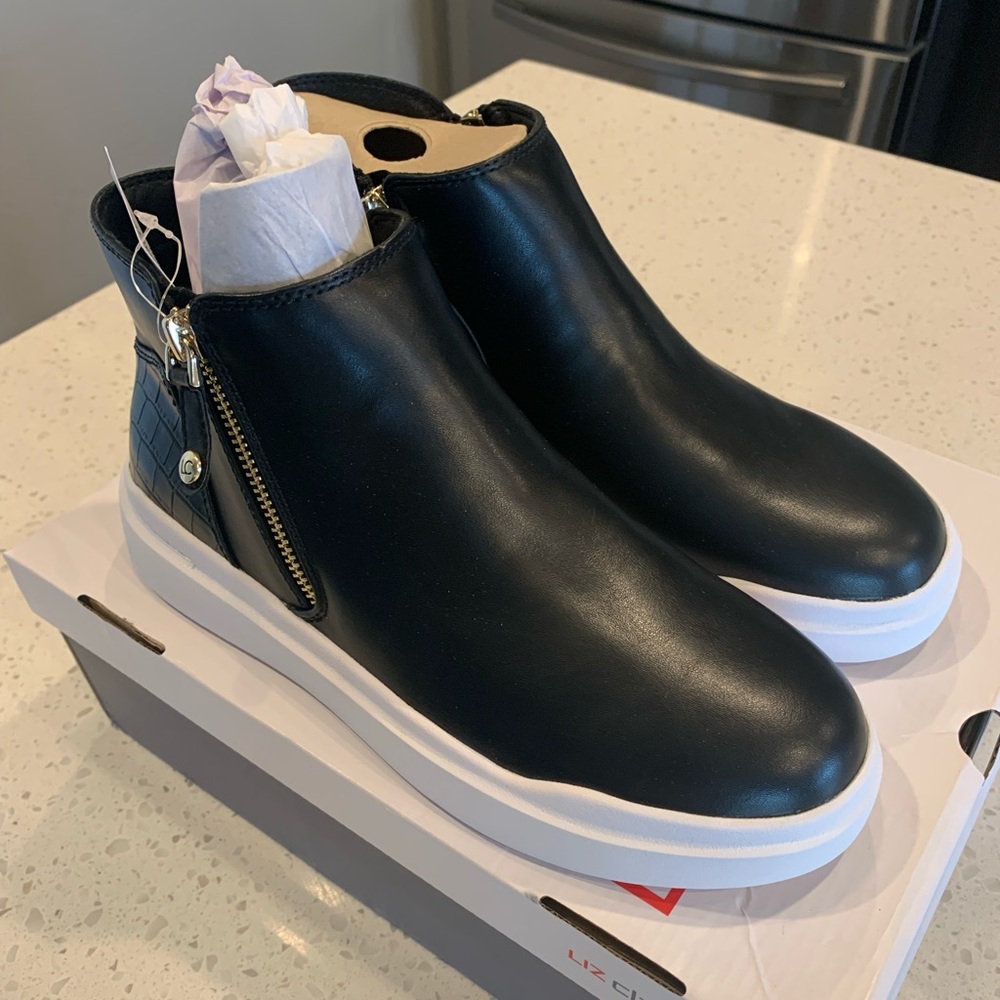 Liz Claiborne Sneaker Ankle Shoes (Atlantic) Black! New